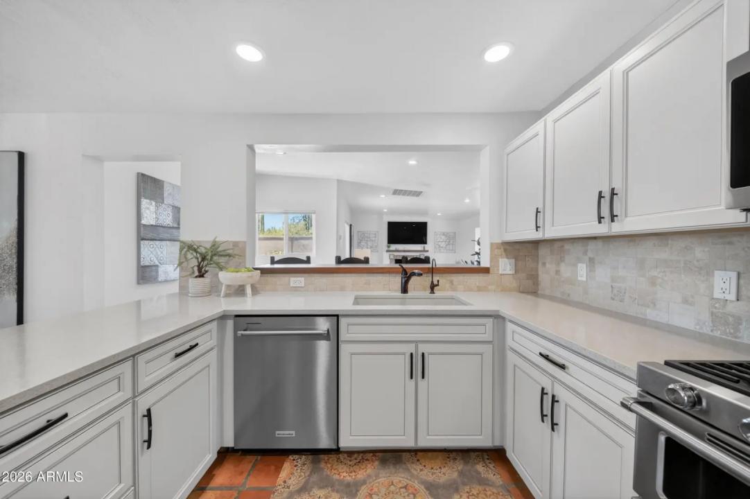 Real Estate Picture 6