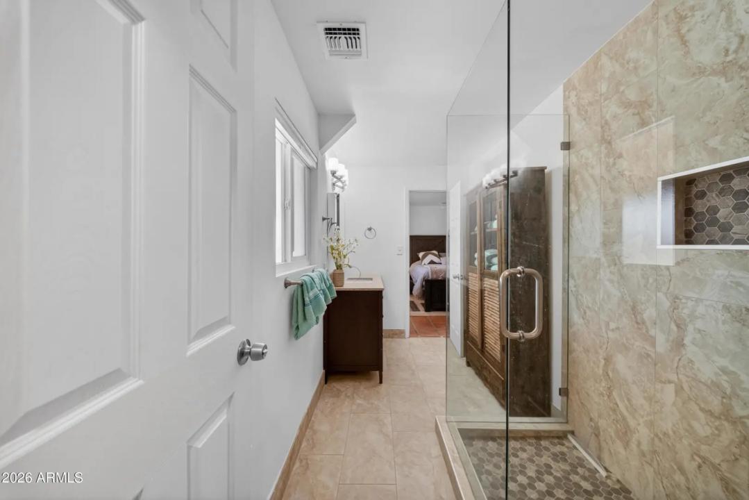 Real Estate Picture 16