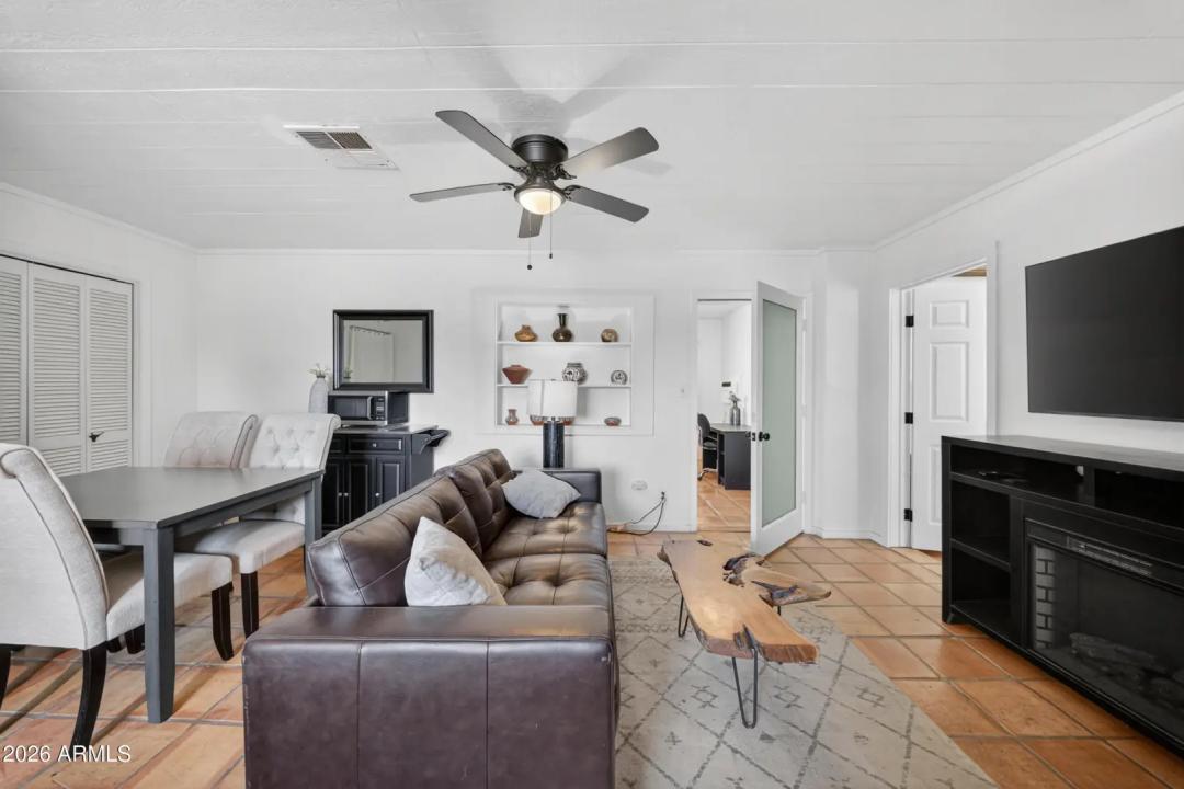 Real Estate Picture 25