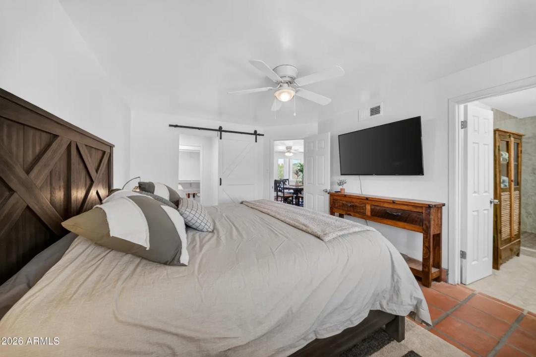 Real Estate Picture 13