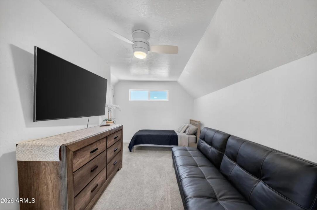 Real Estate Picture 20