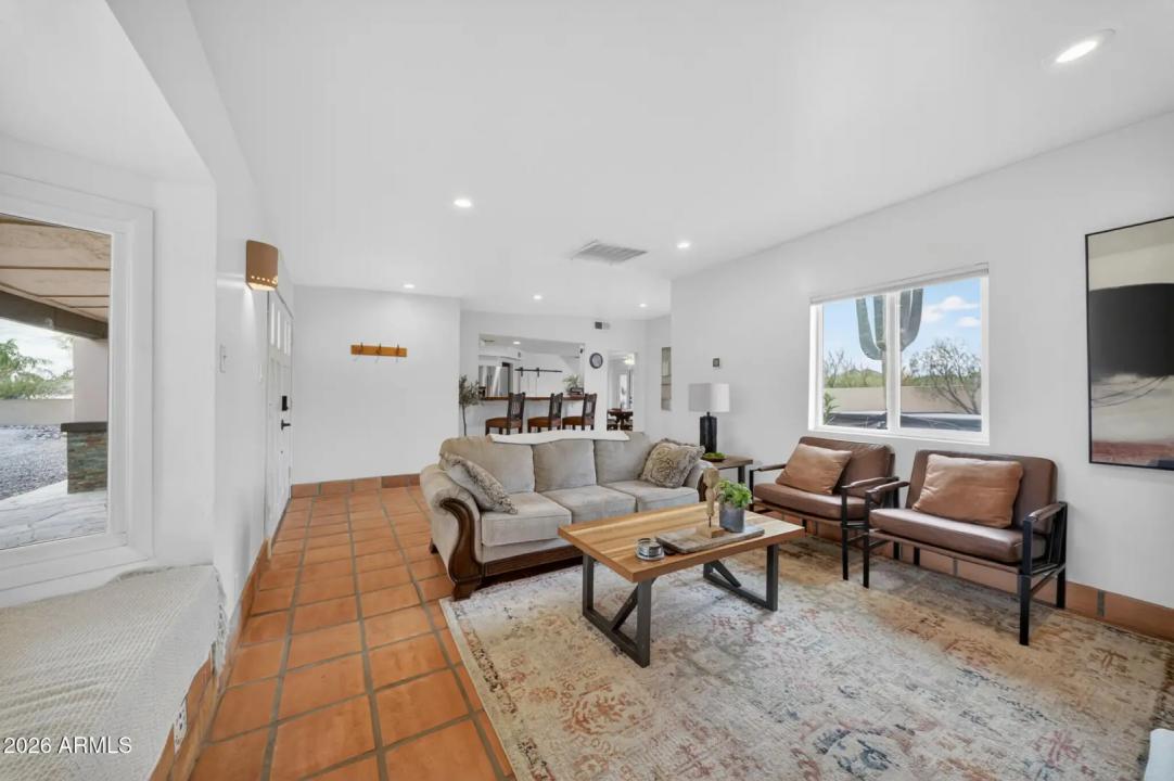 Real Estate Picture 3