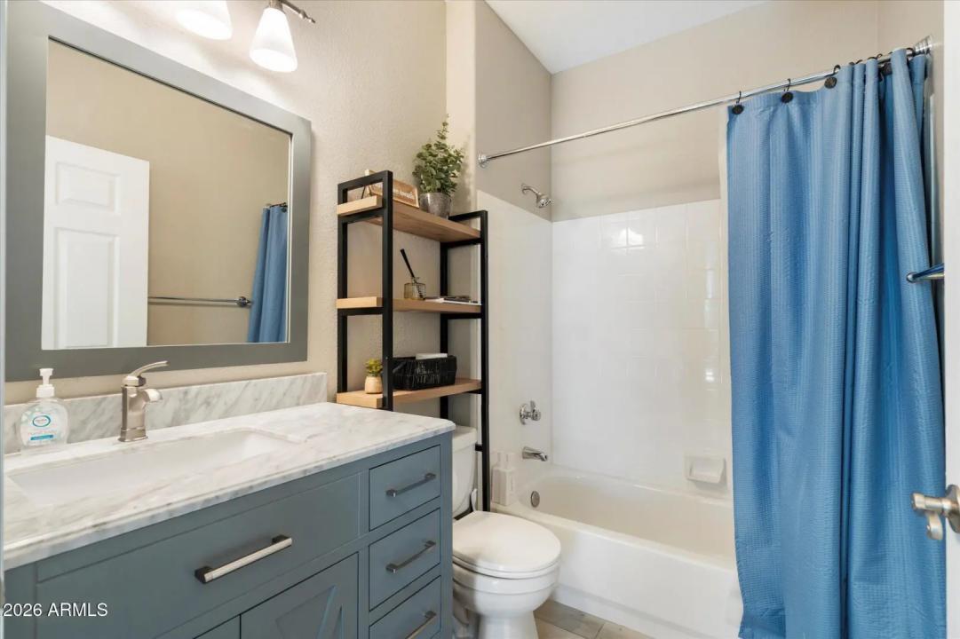 Real Estate Picture 8