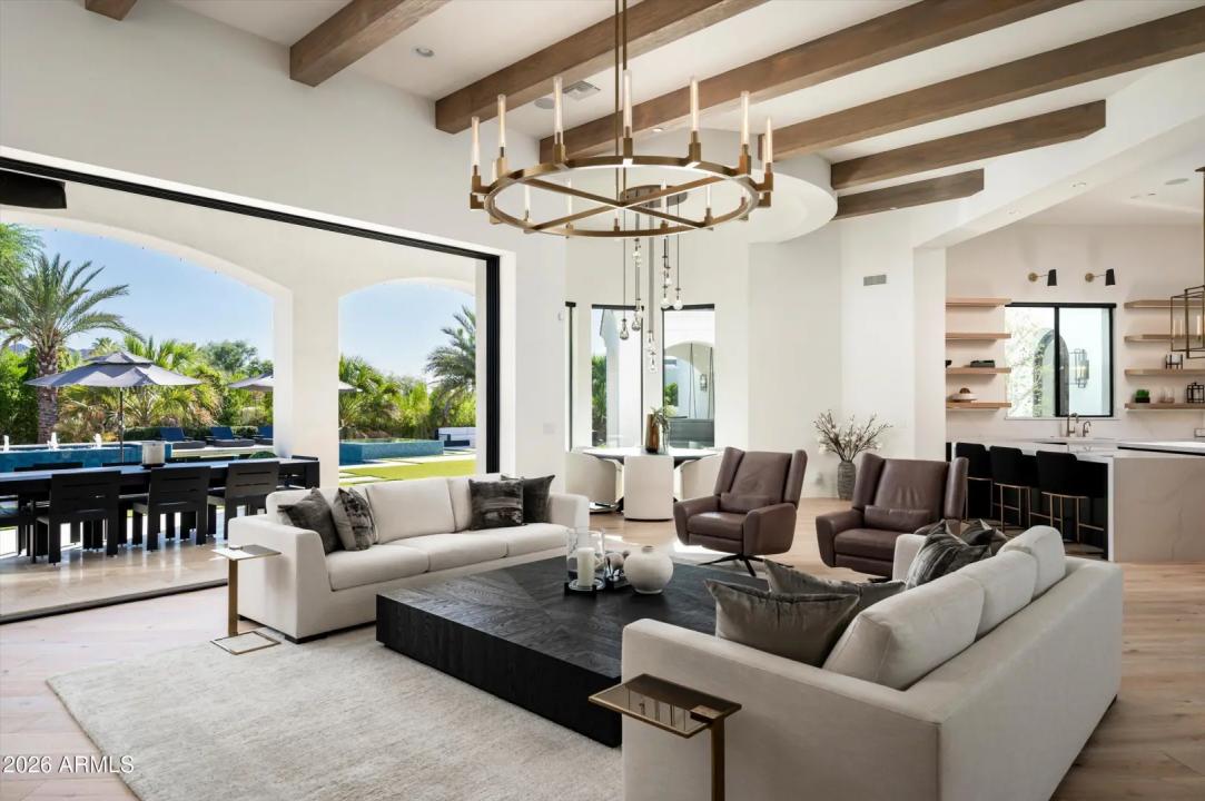 Real Estate Picture 12