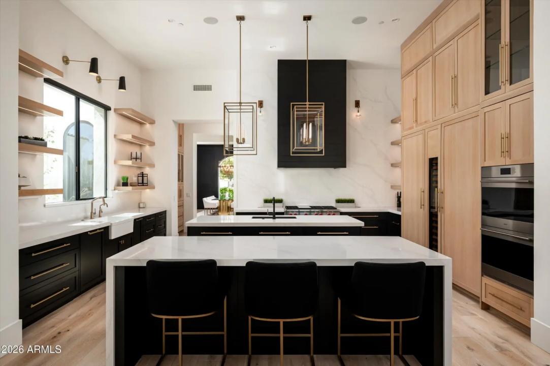 Real Estate Picture 10