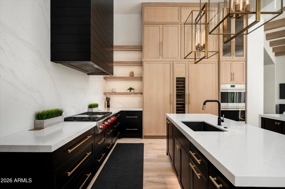 Real Estate Picture 8
