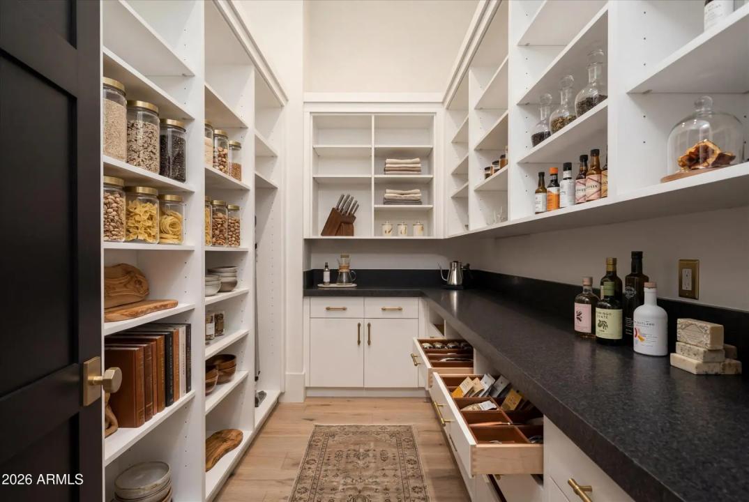 Real Estate Picture 11