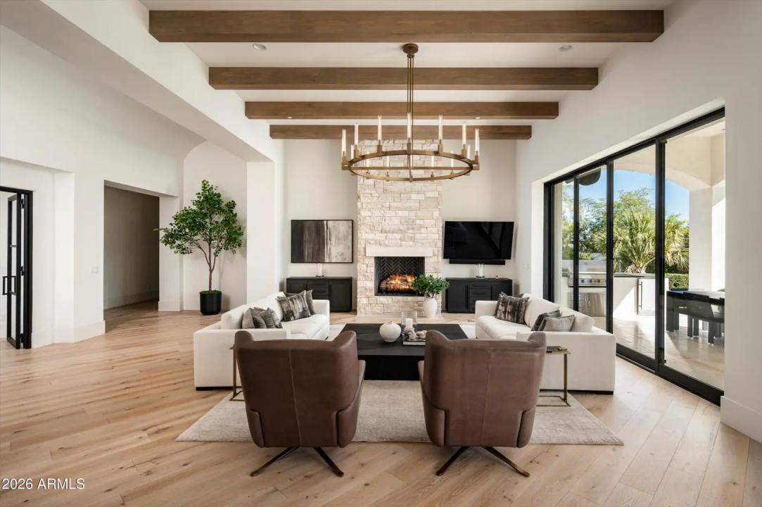 Real Estate Picture 13