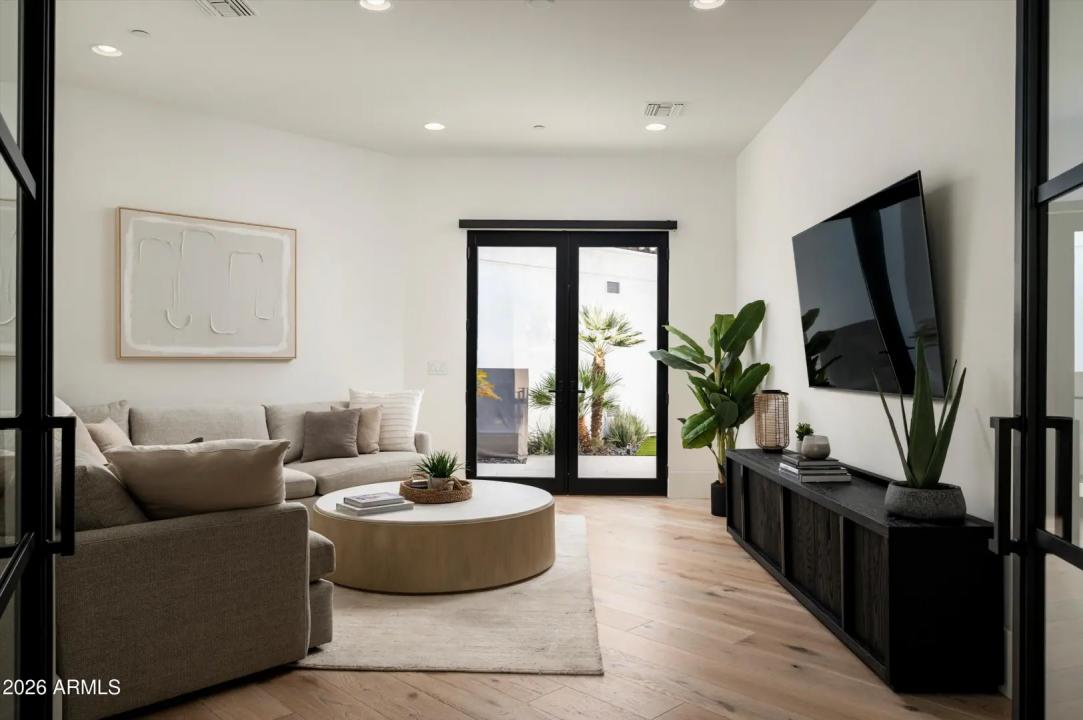 Real Estate Picture 19