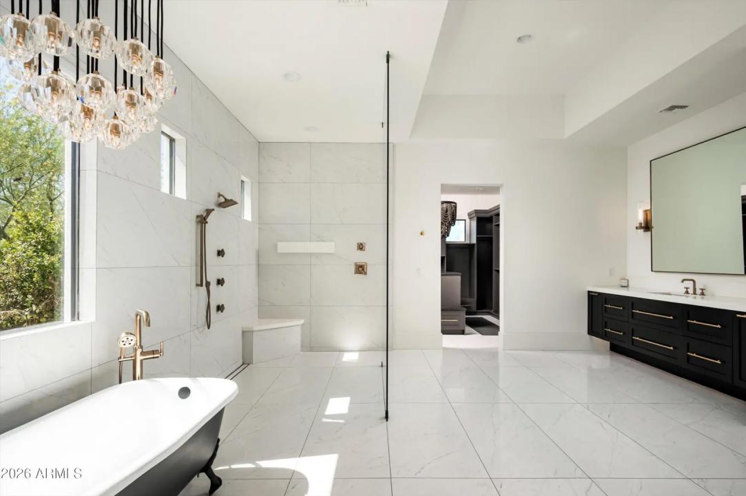 Real Estate Picture 23