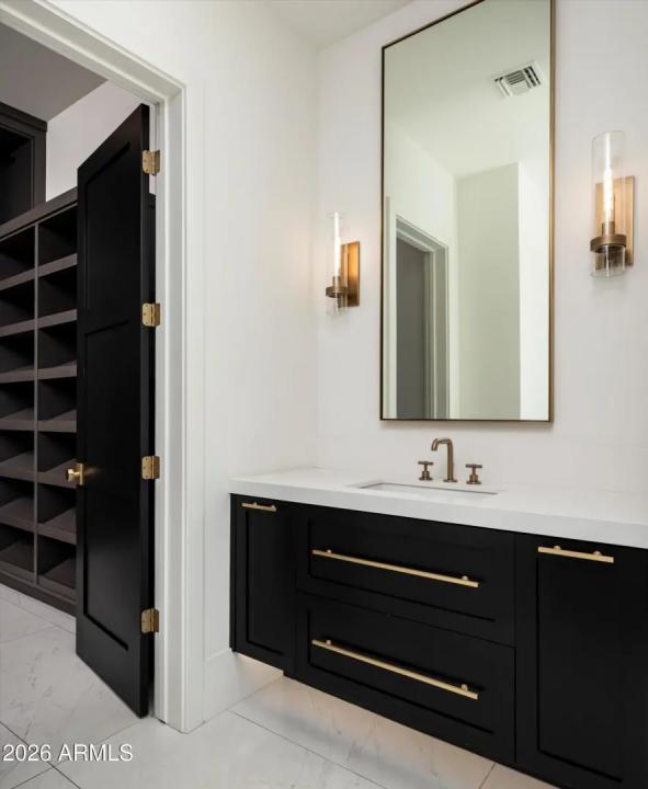 Real Estate Picture 25