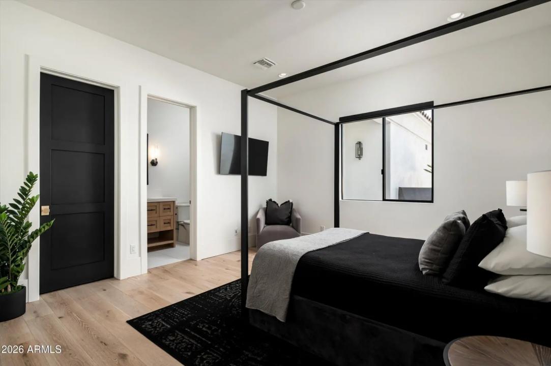Real Estate Picture 30