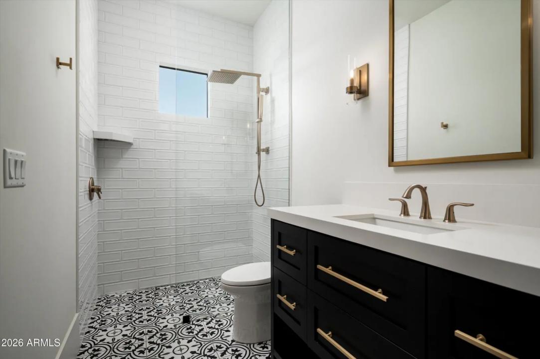 Real Estate Picture 33