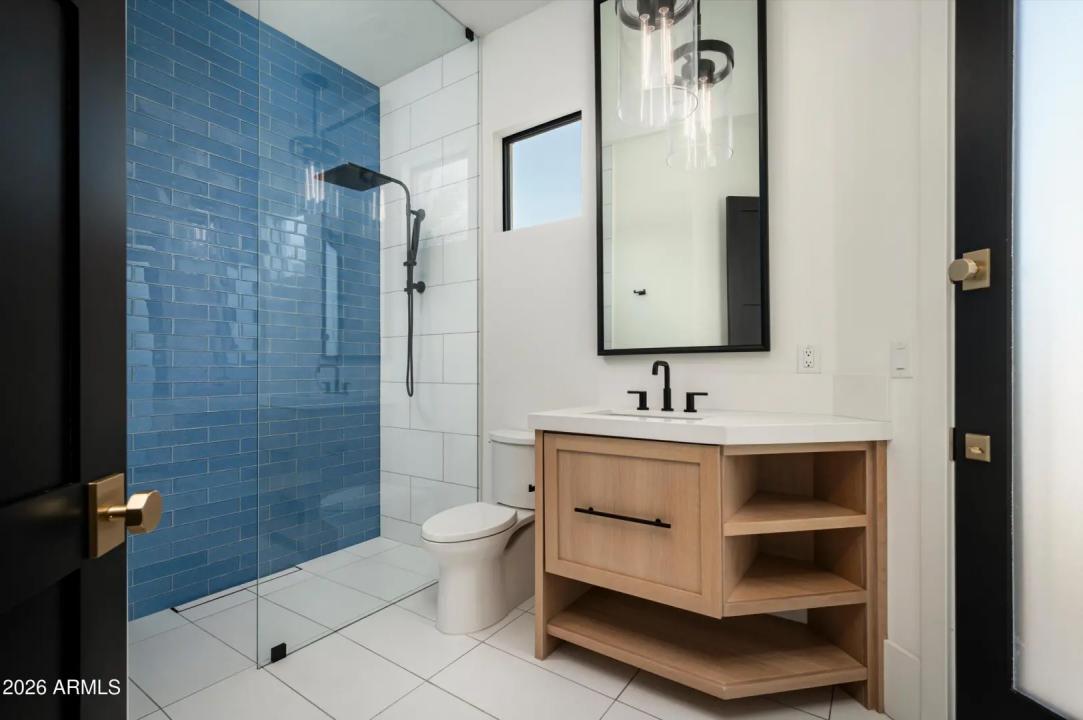 Real Estate Picture 36