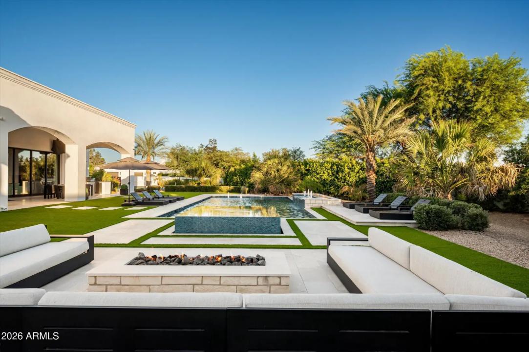 Real Estate Picture 50