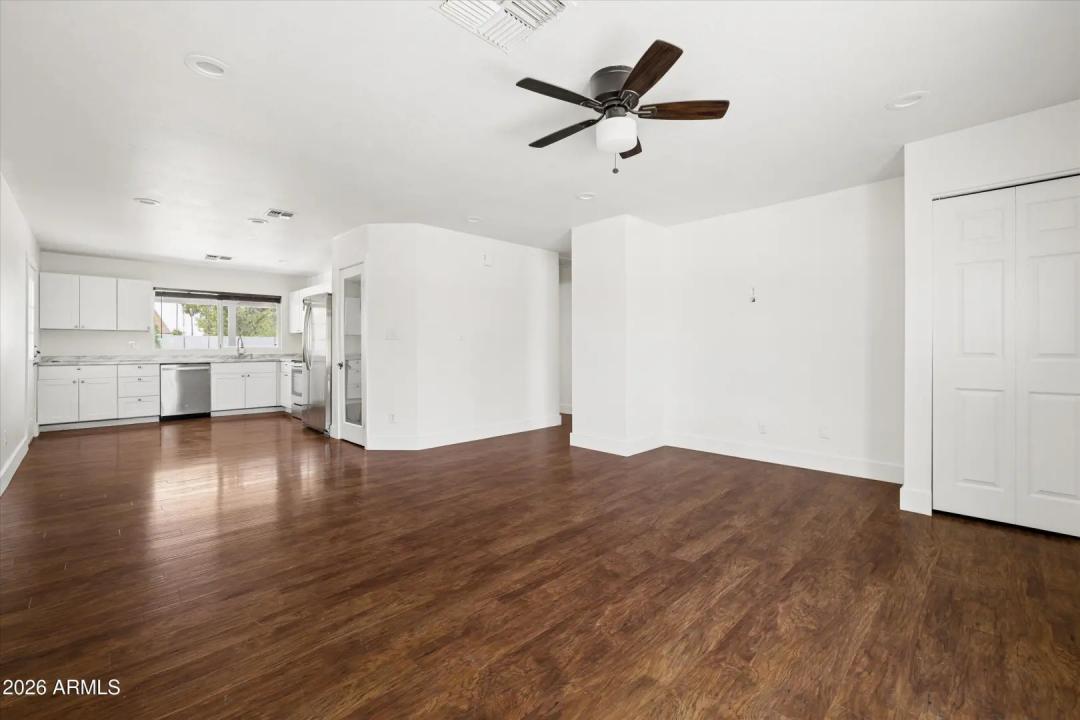 Real Estate Picture 7