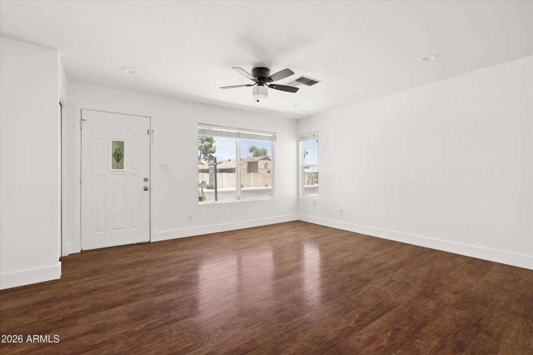 Real Estate Picture 10