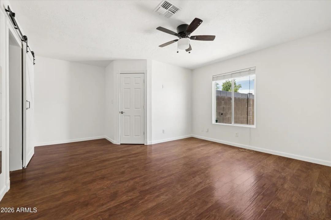 Real Estate Picture 15