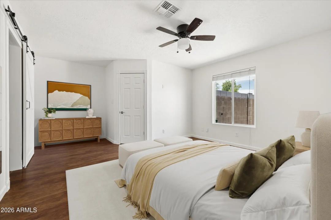 Real Estate Picture 16