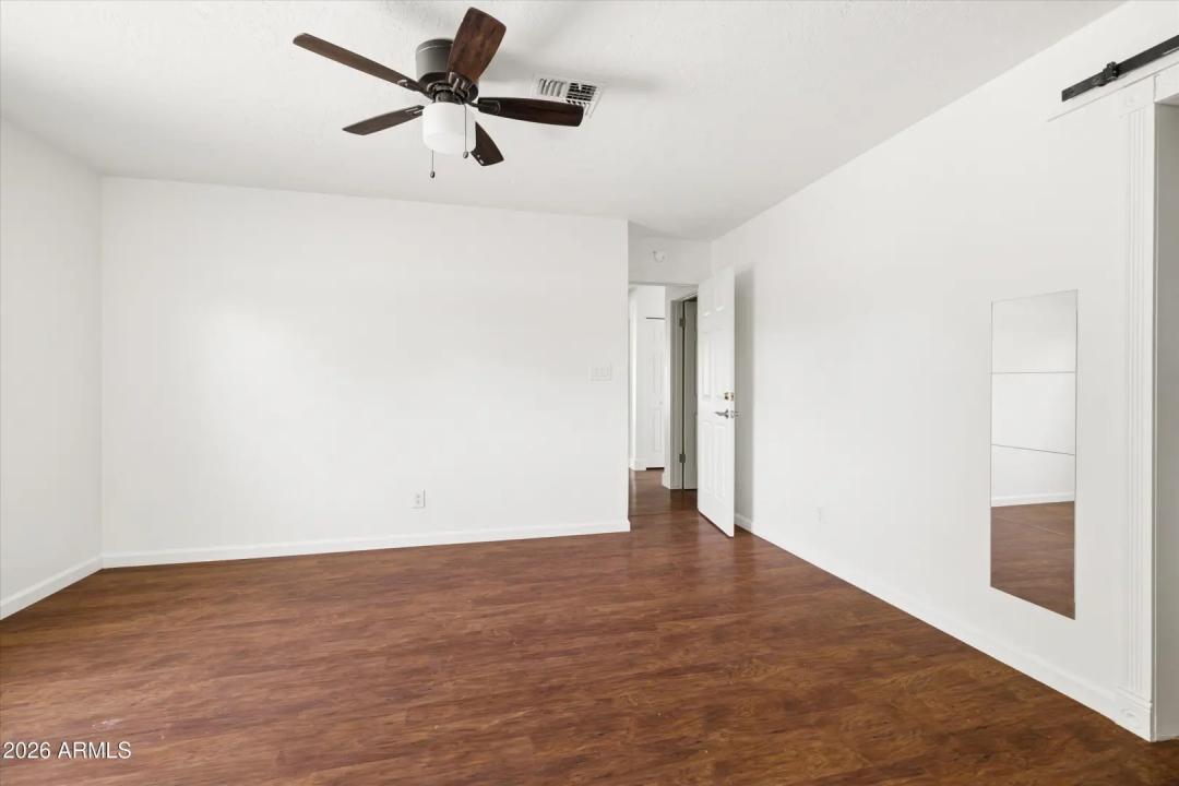 Real Estate Picture 17