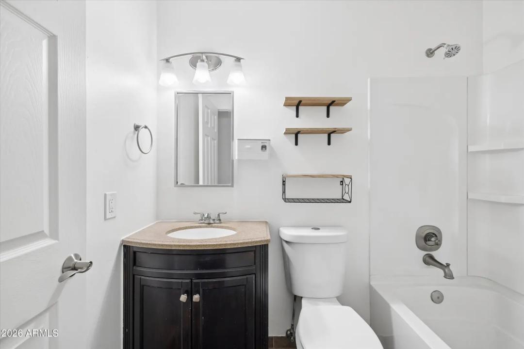 Real Estate Picture 19