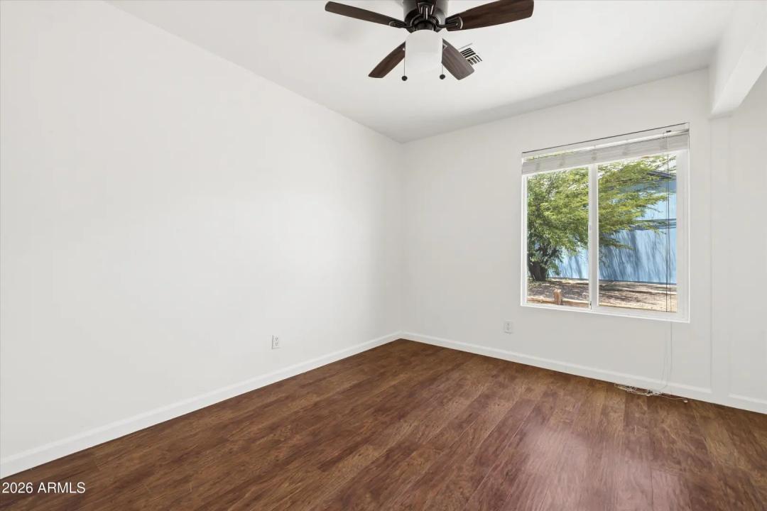 Real Estate Picture 20