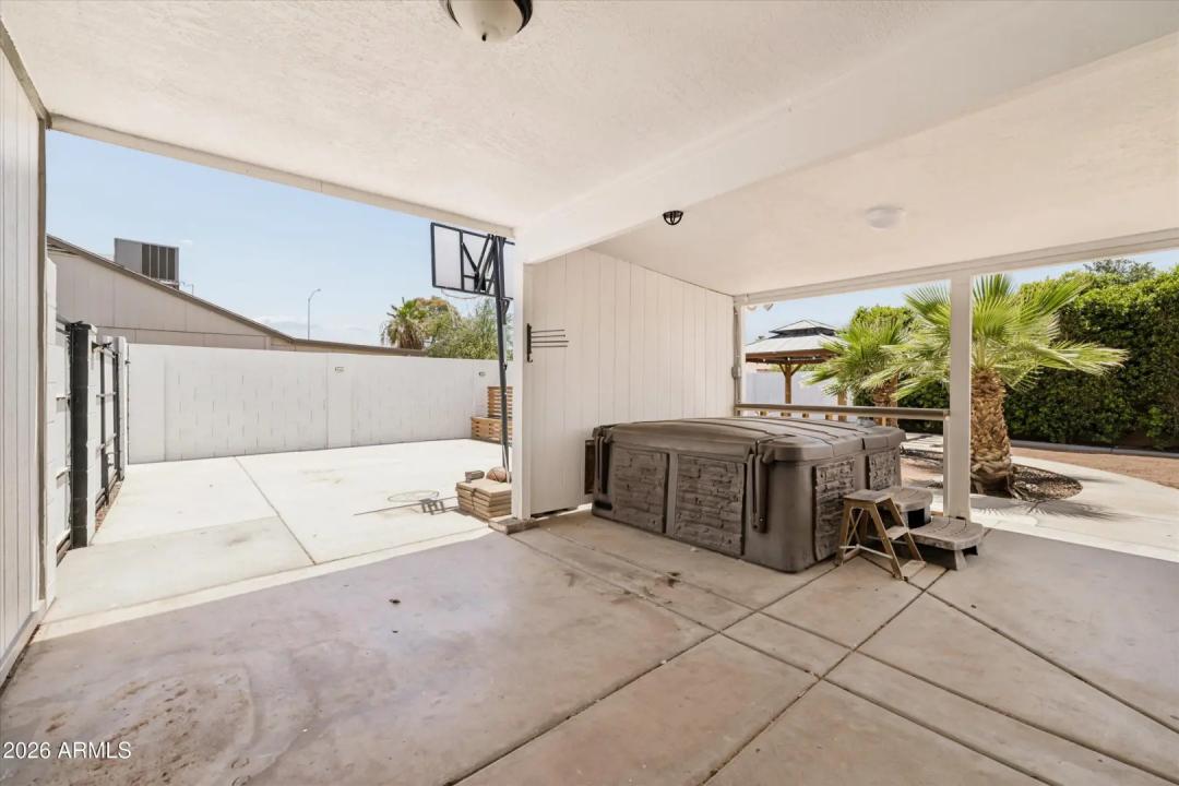Real Estate Picture 23