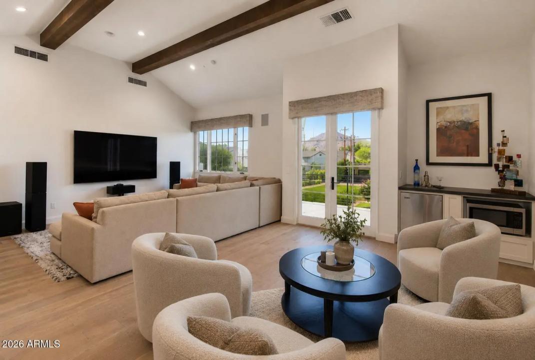 Real Estate Picture 9