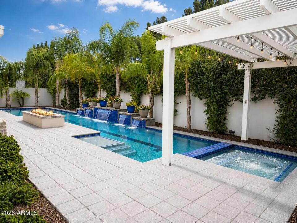Real Estate Picture 14