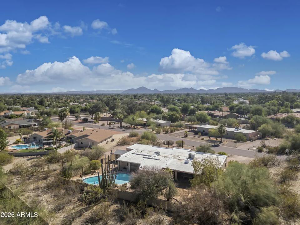 Real Estate Picture 5