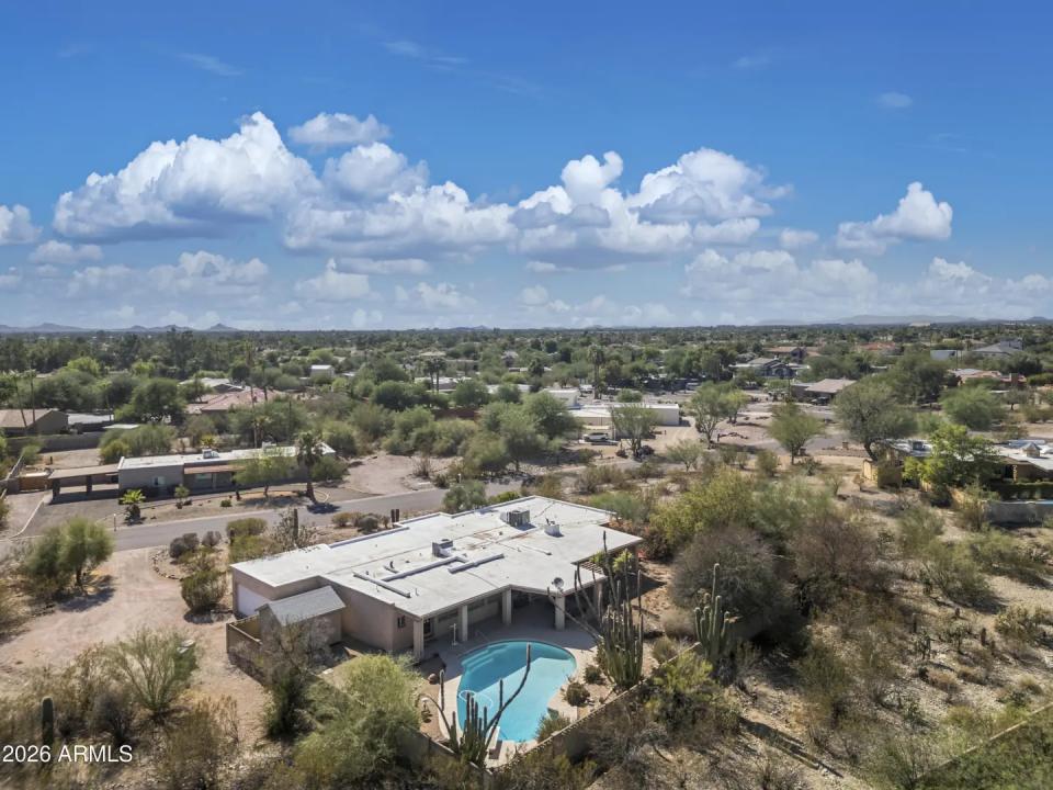 Real Estate Picture 6