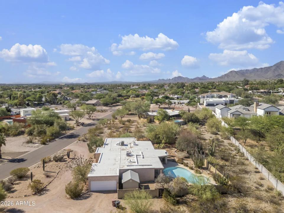Real Estate Picture 7