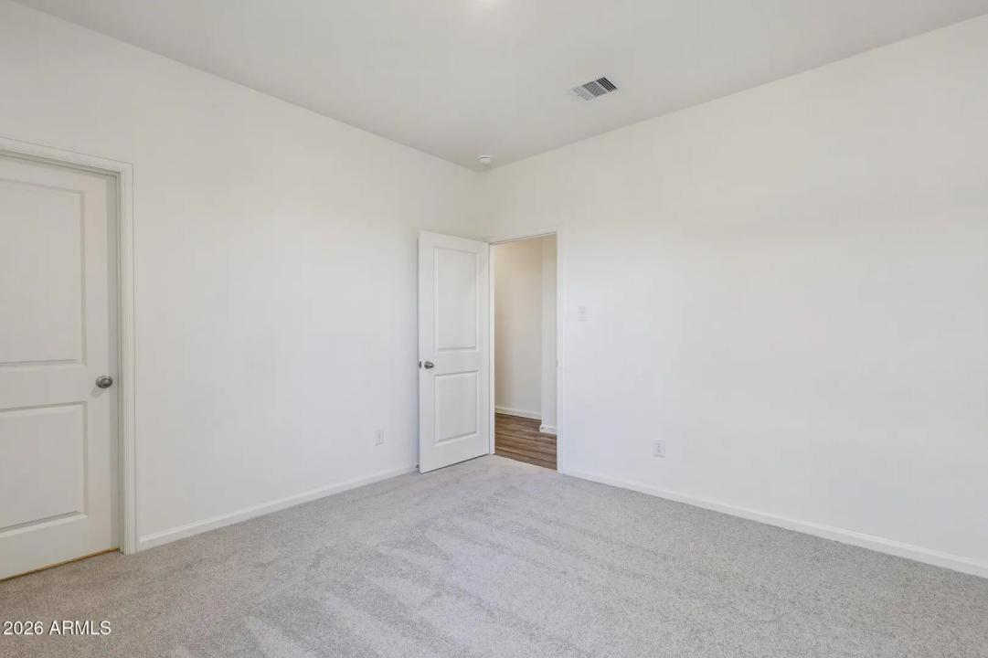 Real Estate Picture 5