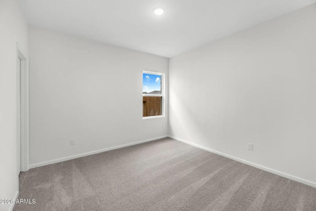 Real Estate Picture 8
