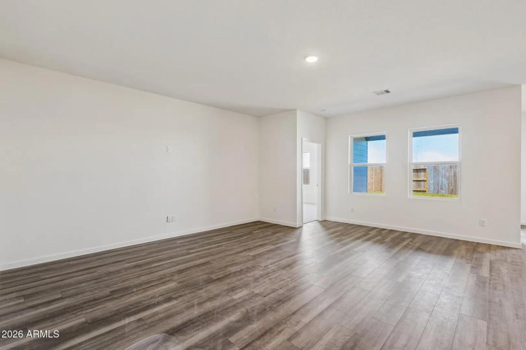 Real Estate Picture 16