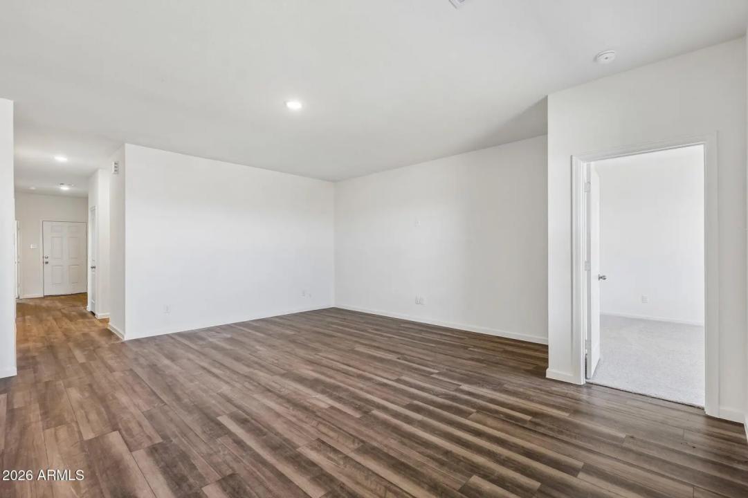 Real Estate Picture 18