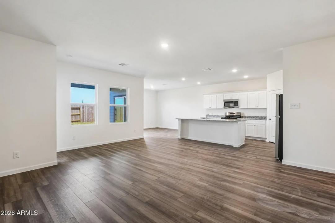 Real Estate Picture 24
