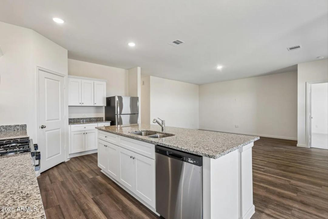 Real Estate Picture 27