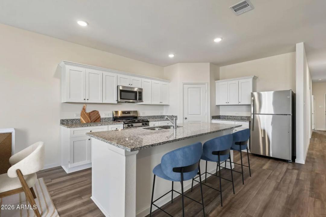 Real Estate Picture 34