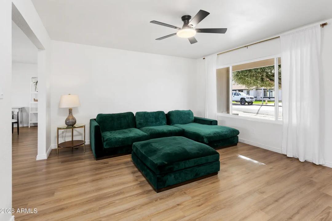 Real Estate Picture 3