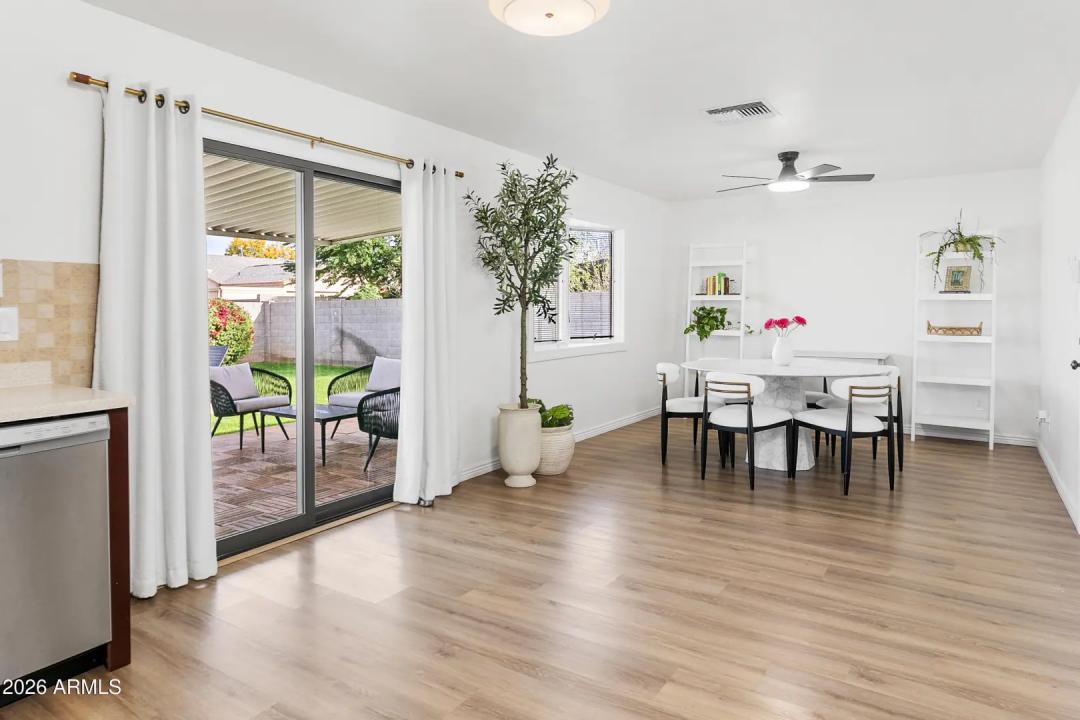 Real Estate Picture 10
