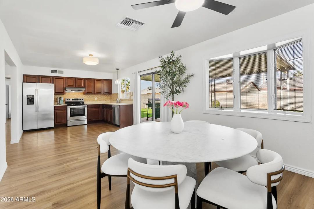 Real Estate Picture 9