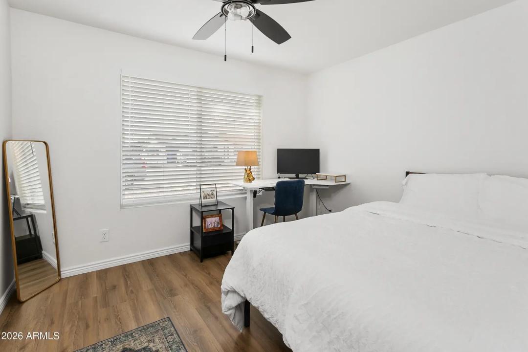 Real Estate Picture 16