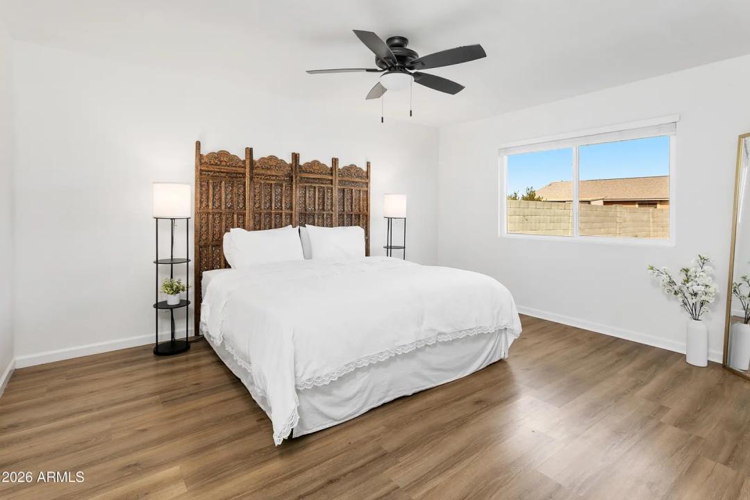 Real Estate Picture 11