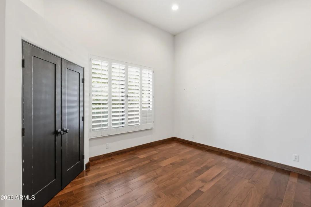 Real Estate Picture 10
