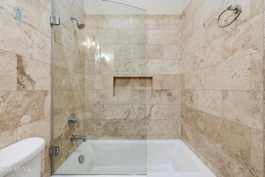 Real Estate Picture 11