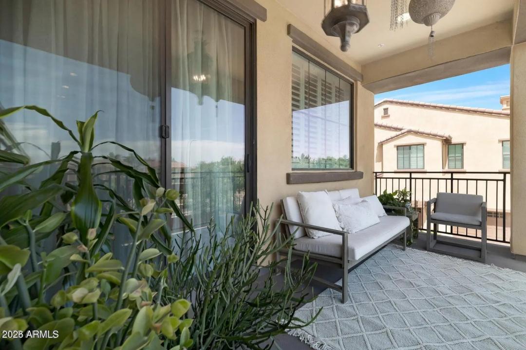 Real Estate Picture 24