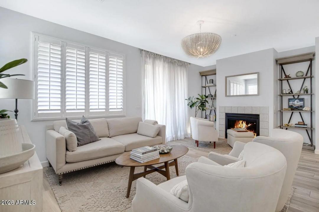 Real Estate Picture 12