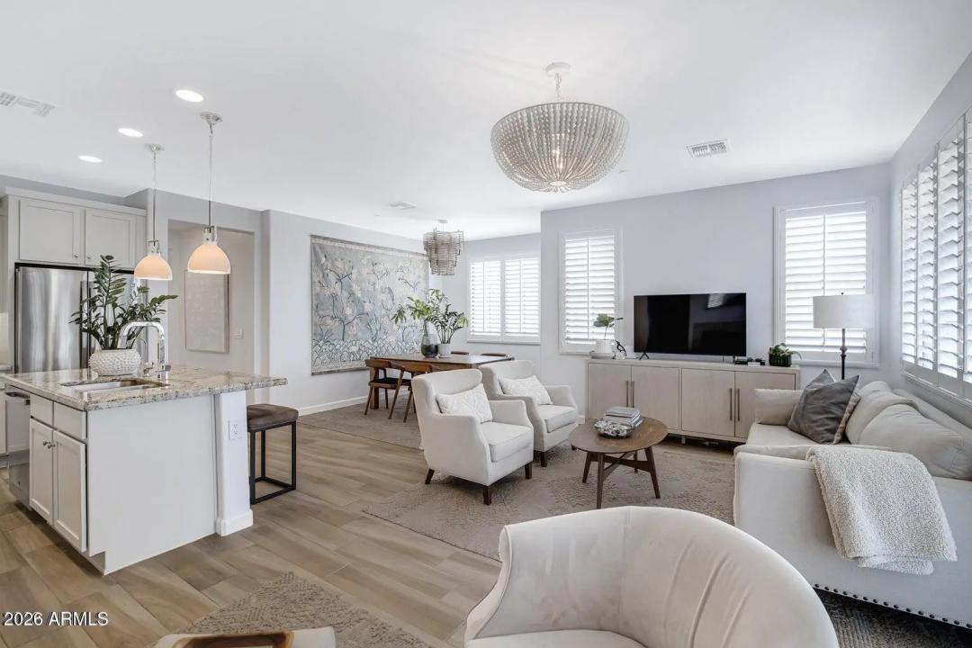 Real Estate Picture 10