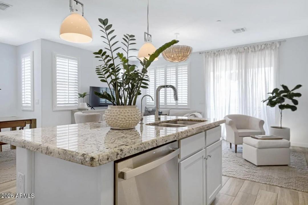 Real Estate Picture 9